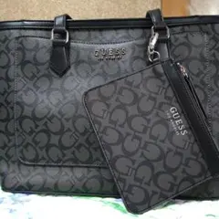 美品　GUESS ブラック トートバッグ ポーチ付き