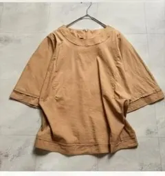ベージュ 半袖 Tシャツのサムネイル