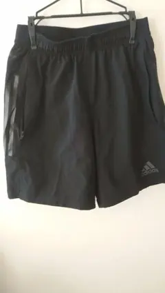 adidas 黒 ショートパンツ ジッパー付きポケット　M
