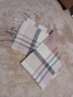 チェック柄マフラーとピンクソックスセット