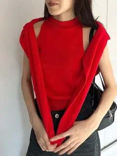 赤いハイネックニットセットアップ