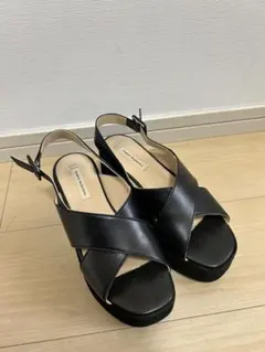 FABIO RUSCONI ブラック クロスストラップ サンダル