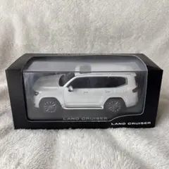 TOYOTA ランドクルーザー300 ホワイト カーサンプル