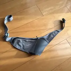 Nike メッシュウエストポーチ グレー フリーサイズ
