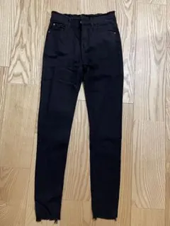 未使用品　ブラック スキニーデニム フリンジ裾