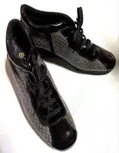 Item thumbnail for item e6f303fa-b5a6-4a2e-9683-1da4453d43f4