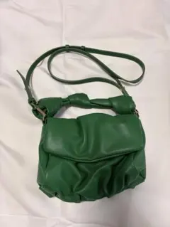 ZARA グリーン ショルダーバッグのサムネイル