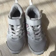 New Balance グレー ピンク スニーカー