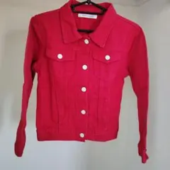 赤いデニムジャケット
