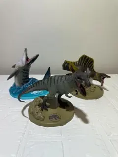 ジュラシックワールド　復活の大地　フィギュア3体セット