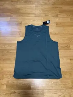 新品！PUMA HYROX ノースリーブ トップスのサムネイル