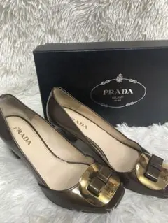 prada プラダ ロゴプレート パンプス 37 23.5のサムネイル