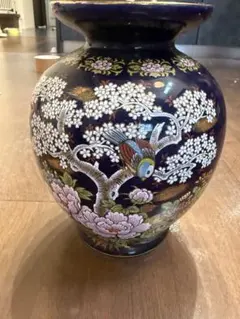 九谷焼 花瓶 明陶窯 壺型耳付 孔雀と桜•牡丹 金彩 - メルカリ