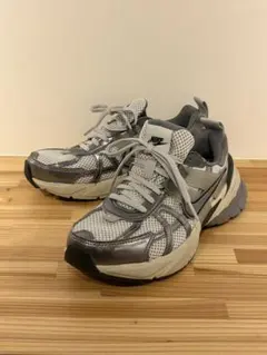 NIKE ナイキ　V2K RUN　22.5cm FD0736