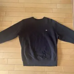 FRC ロゴ付き 黒 クルーネック トレーナー