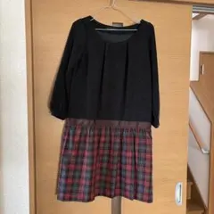 黒とチェック柄の長袖ワンピース