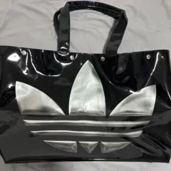 adidas Originals ビッグロゴ エナメルトートバッグ アディダス