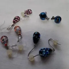 多様なデザインのドロップ型ピアスセット