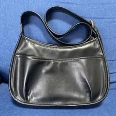 レザー　ブラック ショルダーバッグ 合成皮革