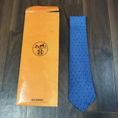 HERMES エルメス ネクタイ ブルー 総柄 シルク100%のサムネイル