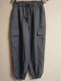 ダークグレー　薄手カーゴパンツ