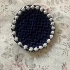 ミナペルホネン　ハンドメイドブローチ　タンバリン