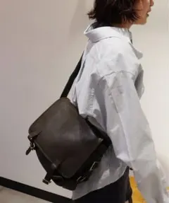 CCU/シーシーユー flap shoulder バッグMのサムネイル