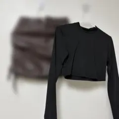 ブラック 長袖 Tシャツ s でスカートはMサイズです