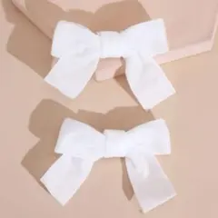 ヘアアクセサリー　白リボン　ヘアクリップ