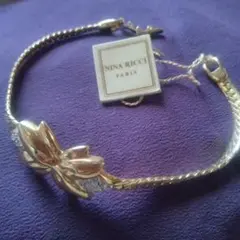 NINA RICCI 花モチーフブレスレット