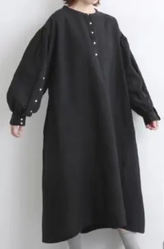 08mab袖ボタンあきリネンワンピース