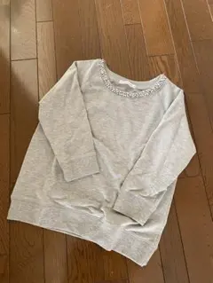 LOWRYS FARMビジュー付きグレーのスウェットシャツ　７部丈
