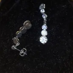 キュービックジルコニア　3連石ピアス