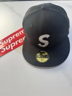 Supreme × New Era 59FIFTY ストーン付キャップ