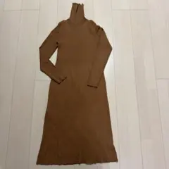 UNIQLO ブラウン タートルネック ニットワンピース　M
