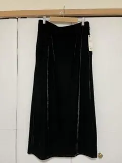 GUブラック ベルベット風 ロングスカート スリット入り