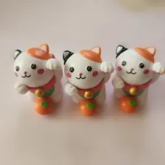 越後製菓 鏡餅 干支 3頭　ひとみ ねんドル岡田 招き猫 フィギュア 猫のサムネイル