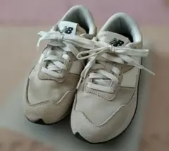 New Balance 237 ホワイト/ベージュ　スニーカー