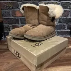 UGG ボタン付きムートンブーツ24.0