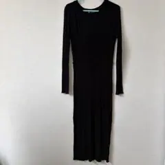 ZARA 黒ワンピース