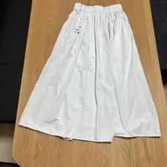 ユニクロ　ボリュームギャザースカート