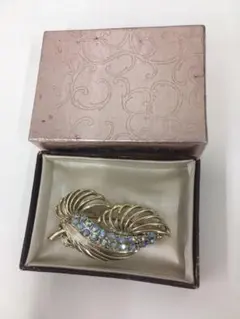 ヴィンテージ　葉っぱデザイン ブローチ オーロラストーンTO.1514