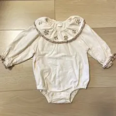 バースデイ teteatete 花柄刺繍 襟付き長袖ロンパース 80cm