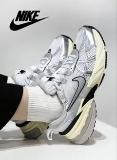 NIKE v2k run 25.5 グレー ほぼ新品