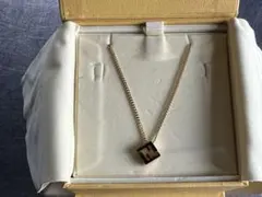 FENDI FFロゴ ネックレス 文字は黒 - メルカリ