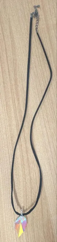 スワロフスキー　クリスタル　ネックレス　革紐