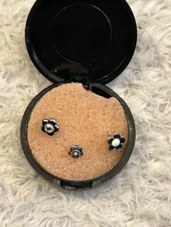 マリークワント　デイジー　ピアスセット　ケース付き