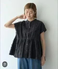 YECCA VECCA　3Dフラワーエンブロイダリーブラウス　F　美品✨のサムネイル