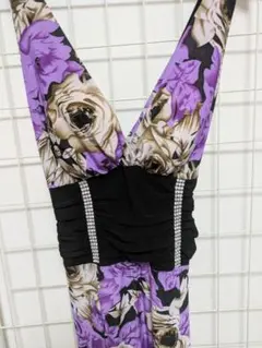 紫と黒の花柄ロングドレス