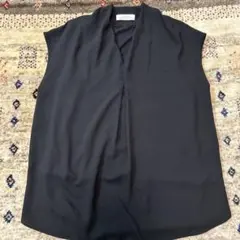 美品　GREEN LABEL RELAXING ブラックノースリーブシャツ